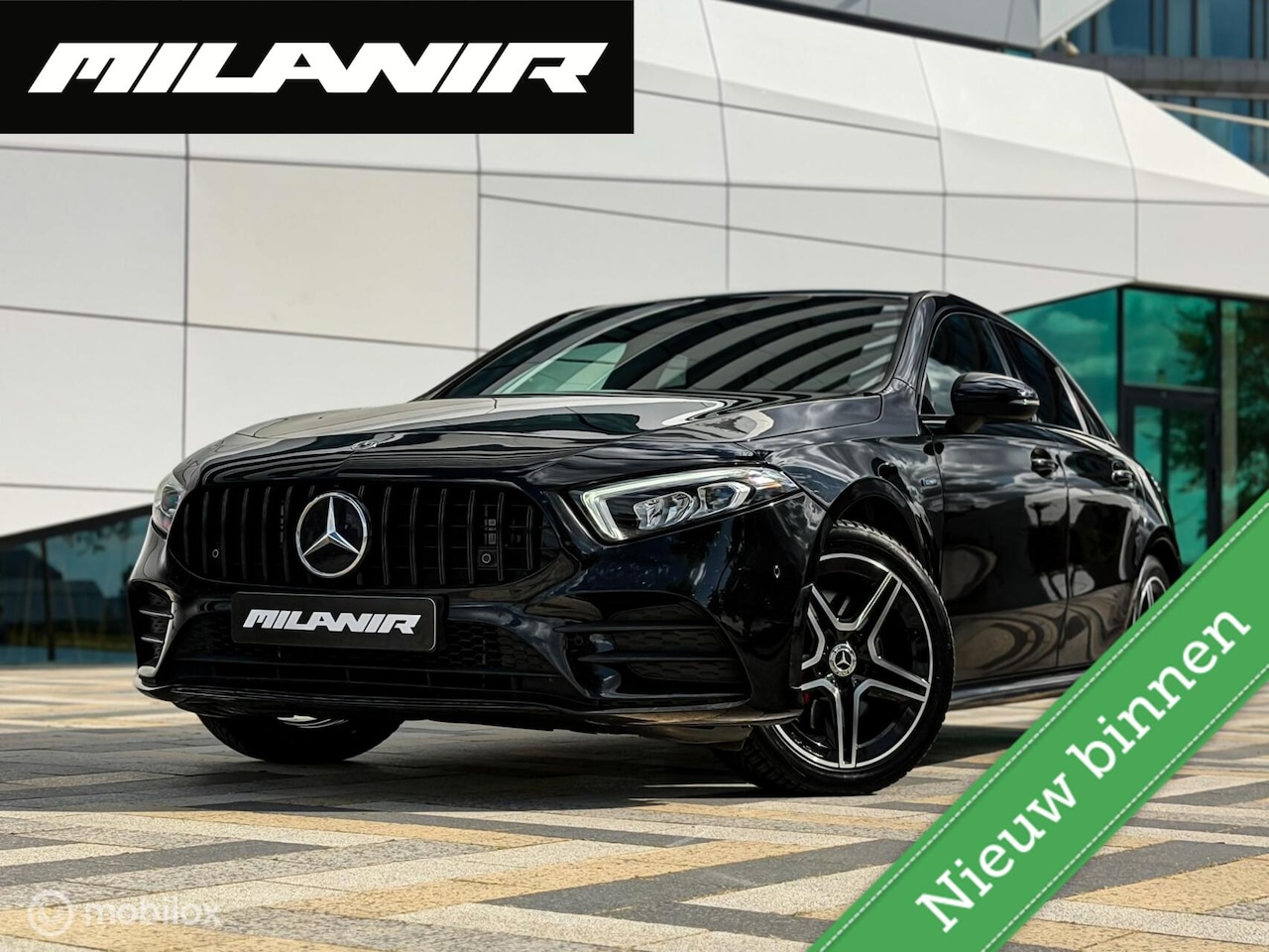 Mercedes-Benz A-klasse - 250 e AMG Line | Black on Black | Carplay - AutoWereld.nl