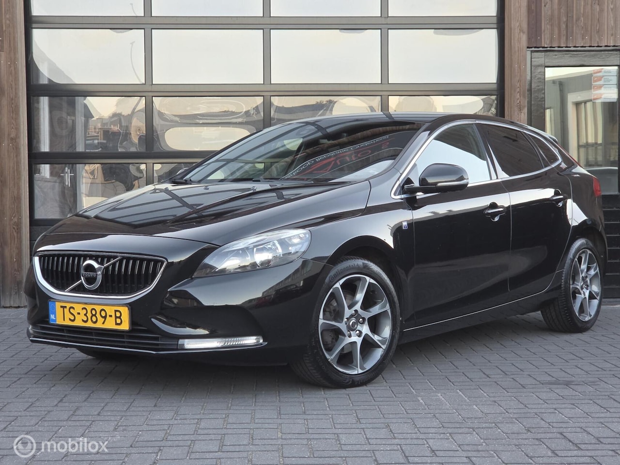 Volvo V40 - 2.0 D2 OCEAN RACE LEER NAVI CRUISE AIRCO - AutoWereld.nl