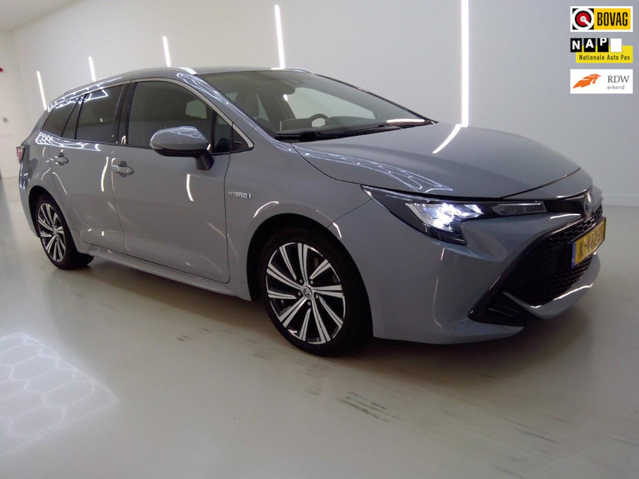 Toyota Corolla Touring Sports - 2.0 Hybrid Dynamic+Led+Leder+stoel-verw+Vitrual+Navigatie+Camera+17"Lmv = ORIG/NL-TOP DEAL - AutoWereld.nl