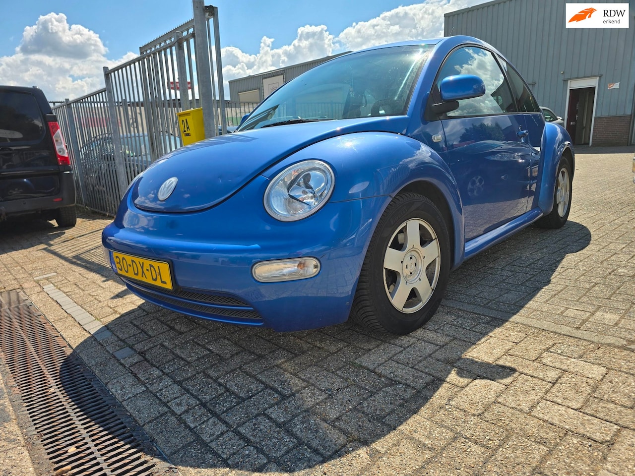 Volkswagen New Beetle - 2.0 Highline Airco, - AutoWereld.nl