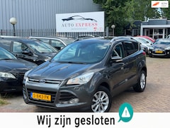 Ford Kuga - 1.5 Titanium Styling Pack/Navi/Cruise/Stoelverwarming/Trekhaak/Nieuw Apk/volledig onderhou
