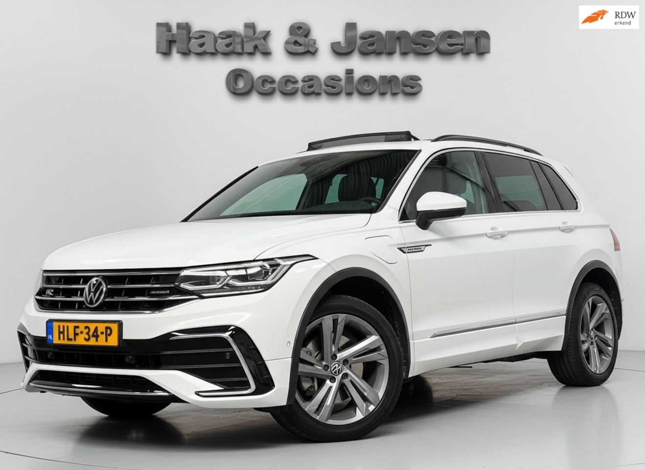 Volkswagen Tiguan - 1.4 TSI eHybrid R-Line Business+ - Pano - ACC - AutoWereld.nl