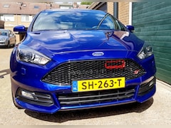 Ford Focus - 2.0 ST Heeft de allerbeste modificatie, een Quaife Limited Slip Differentieel.