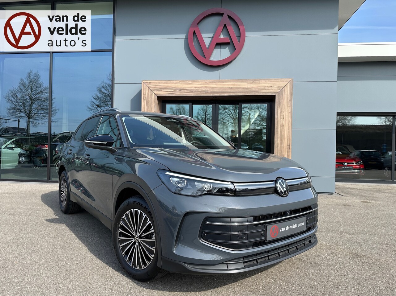Volkswagen Tiguan - 1.5 eTSI DSG Goal | Trekhaak | 360 Camera | Dode hoek | Adap. Cruise | 4-Season | Rijklaar - AutoWereld.nl
