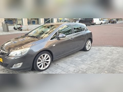 Opel Astra - 1.4 Turbo Cosmo