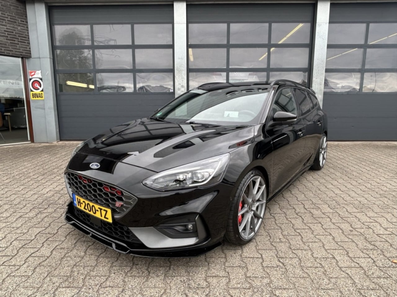 Ford Focus Wagon - 1.5 EcoBoost 250pk Automaat ST-Line Business / Liefhebbers uitvo - AutoWereld.nl