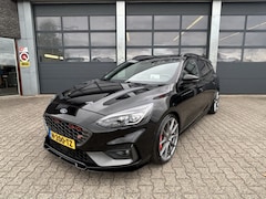 Ford Focus Wagon - 1.5 EcoBoost 250pk Automaat ST-Line Business / Liefhebbers uitvo