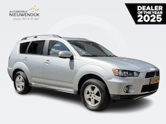Mitsubishi Outlander - 2.0 Intro Edition 145 AUTOMAAT / 57.000KM / AFN. TREKHAAK / AIRCO / NAVI / NL AUTO / PRIV