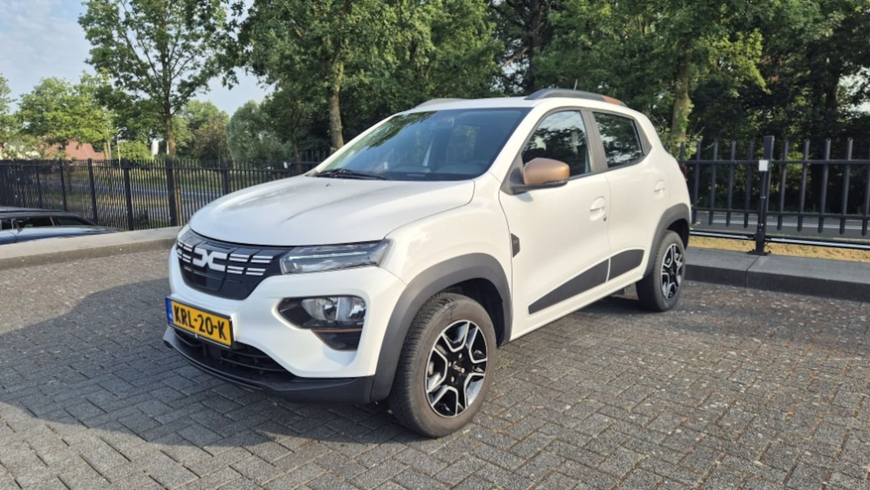 Dacia Spring - Extreme 27 kWh | Camera | Navi | PDC | Lichtmetaal - AutoWereld.nl
