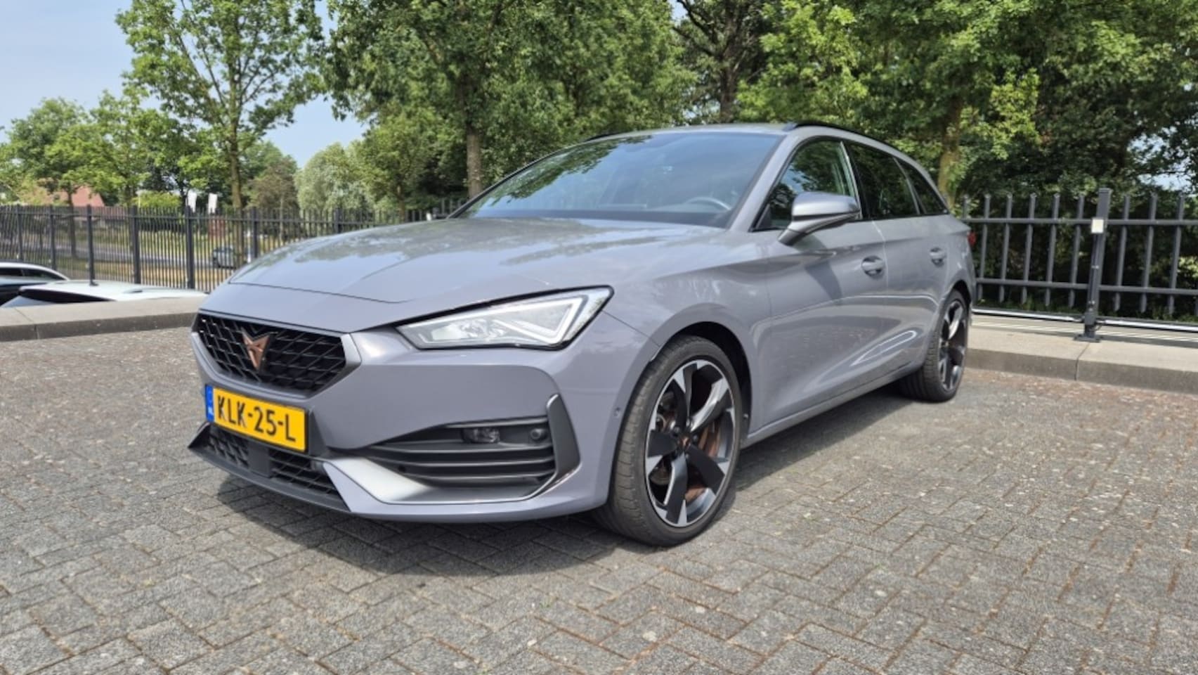CUPRA Leon Sportstourer - 1.5 eTSI | Business Edition PLUS | Trekhaak | Navi | Camera | PDC | ECC | LED | Cruise Ctr - AutoWereld.nl