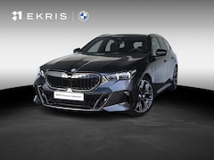 BMW 5-serie Touring - 530e | M Sportpakket | Travel Pack | Comfort Access | 20 inch | Driving Assistant Plus | T