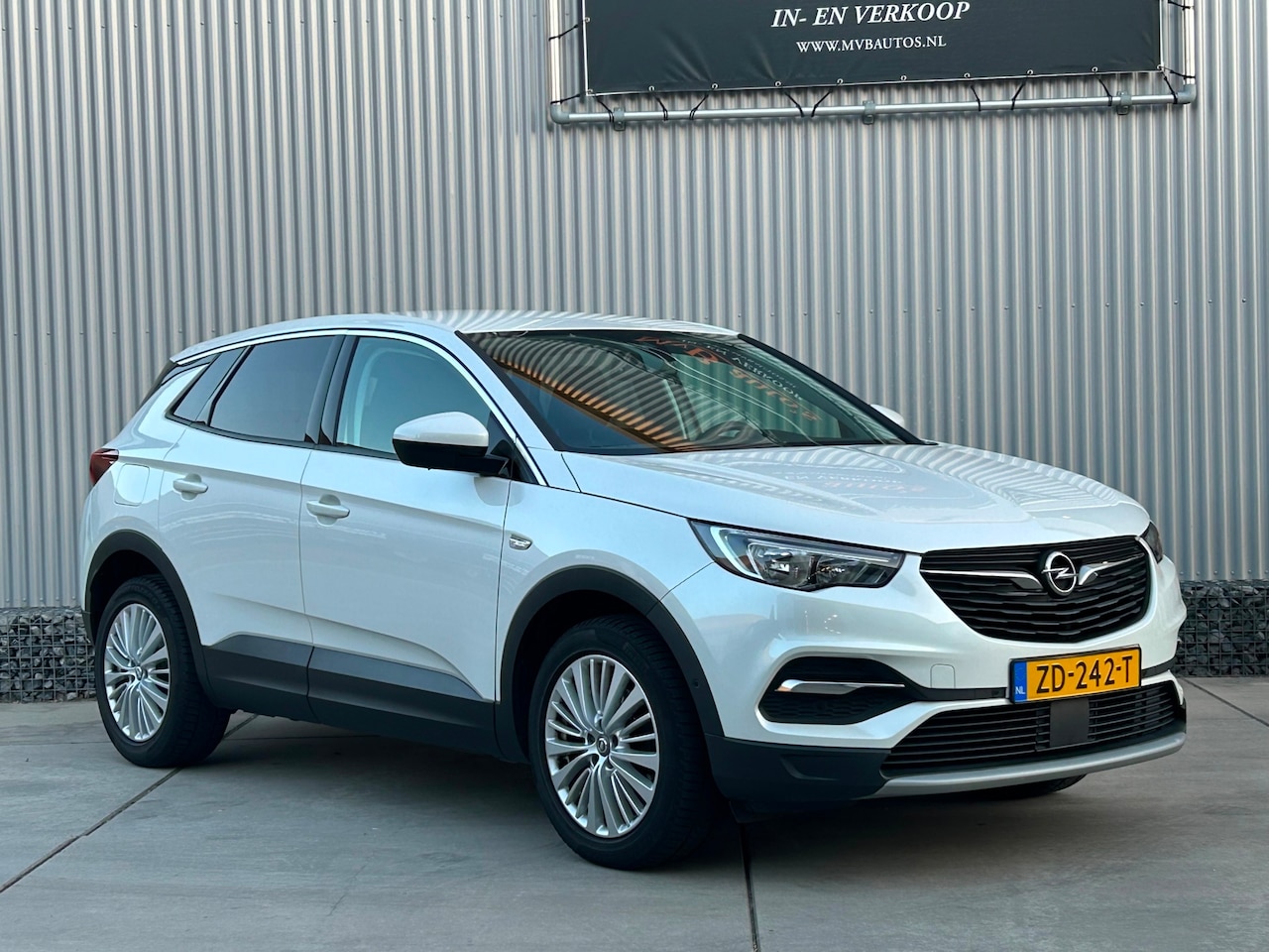 Opel Grandland X - 1.2 Turbo Business Executive 1.2 Turbo Business Executive, automaat, Navi, clima, cruise - AutoWereld.nl