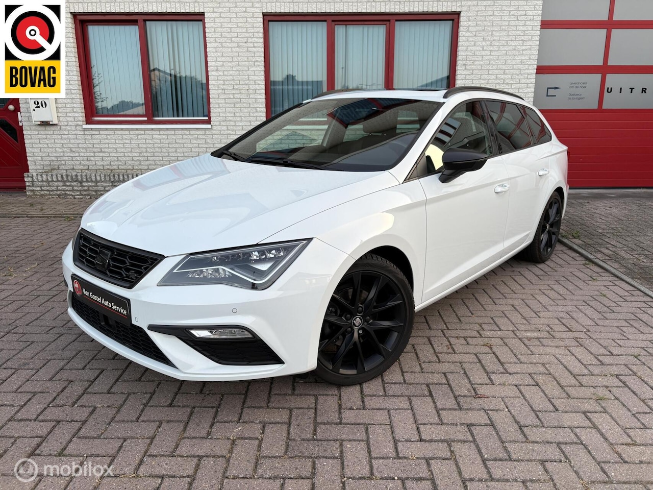 SEAT Leon Sportstourer - 1.5 TSI FR PANODAK/NAVI/BEATS AUDIO - AutoWereld.nl