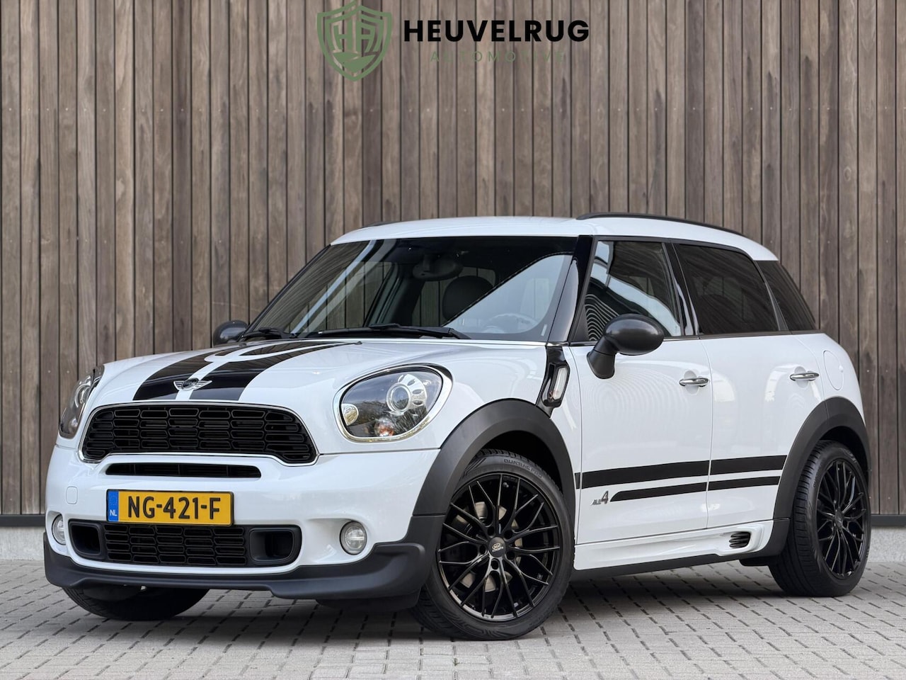 MINI Countryman - 1.6 Cooper S ALL4 JCW | XENON | LEDER | MOOIE UITVOERING! - AutoWereld.nl