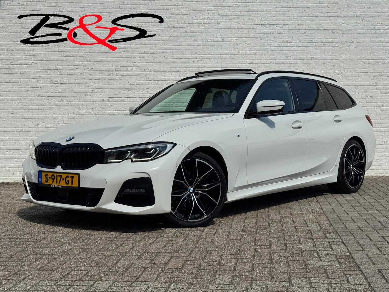 BMW 3-serie Touring - 320i High Exec. M-Sport individual Sfeer Leder Camera Carplay Trekhaak Led - AutoWereld.nl