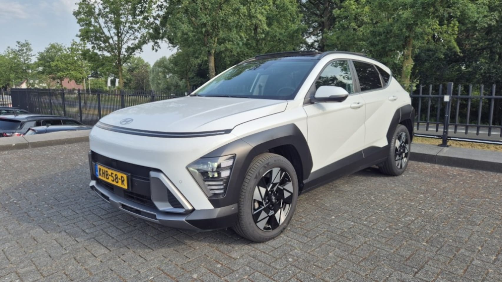 Hyundai Kona - 1.6 GDI HEV Premium Sky | Pano | ACC | Leder | Stoelverw. + koeling | - AutoWereld.nl