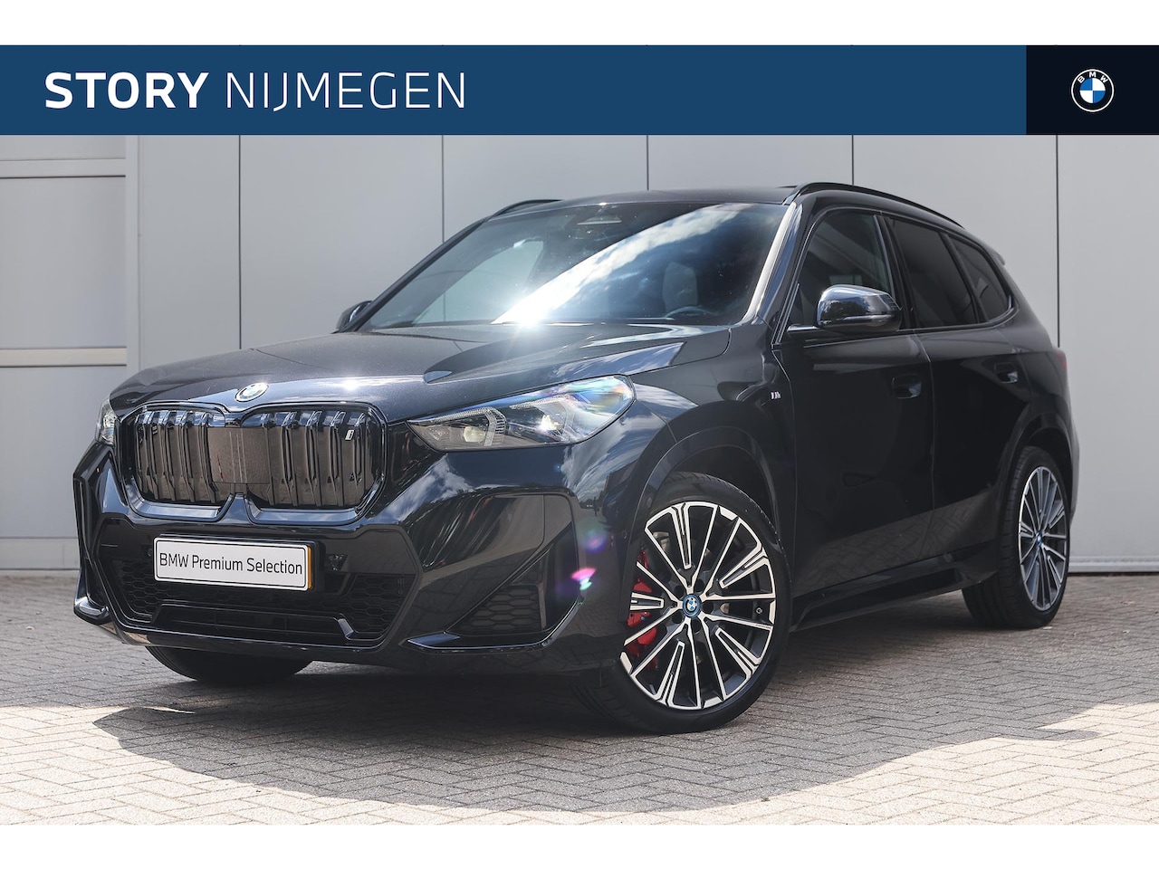 BMW iX1 - xDrive30 M Sport / Panoramadak / Sportstoelen / Comfort Access / Achteruitrijcamera / Head - AutoWereld.nl