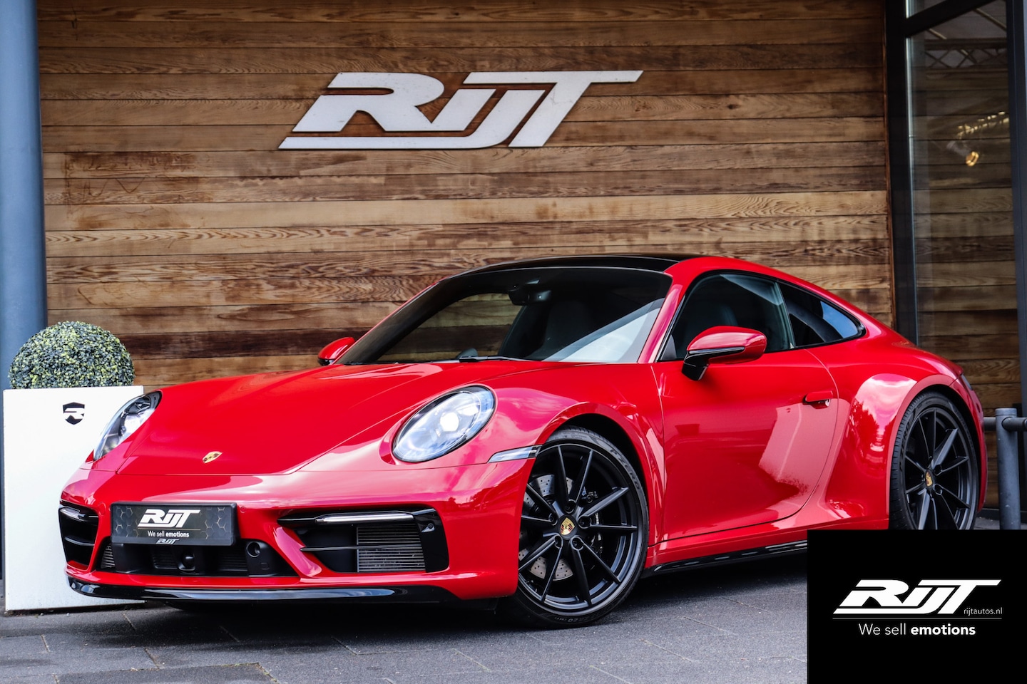 Porsche 911 - 992 3.0 Carrera 4 S **Pan.dak/Excl.Manufactor/LIFT/Burmester/Night/4WS** - AutoWereld.nl