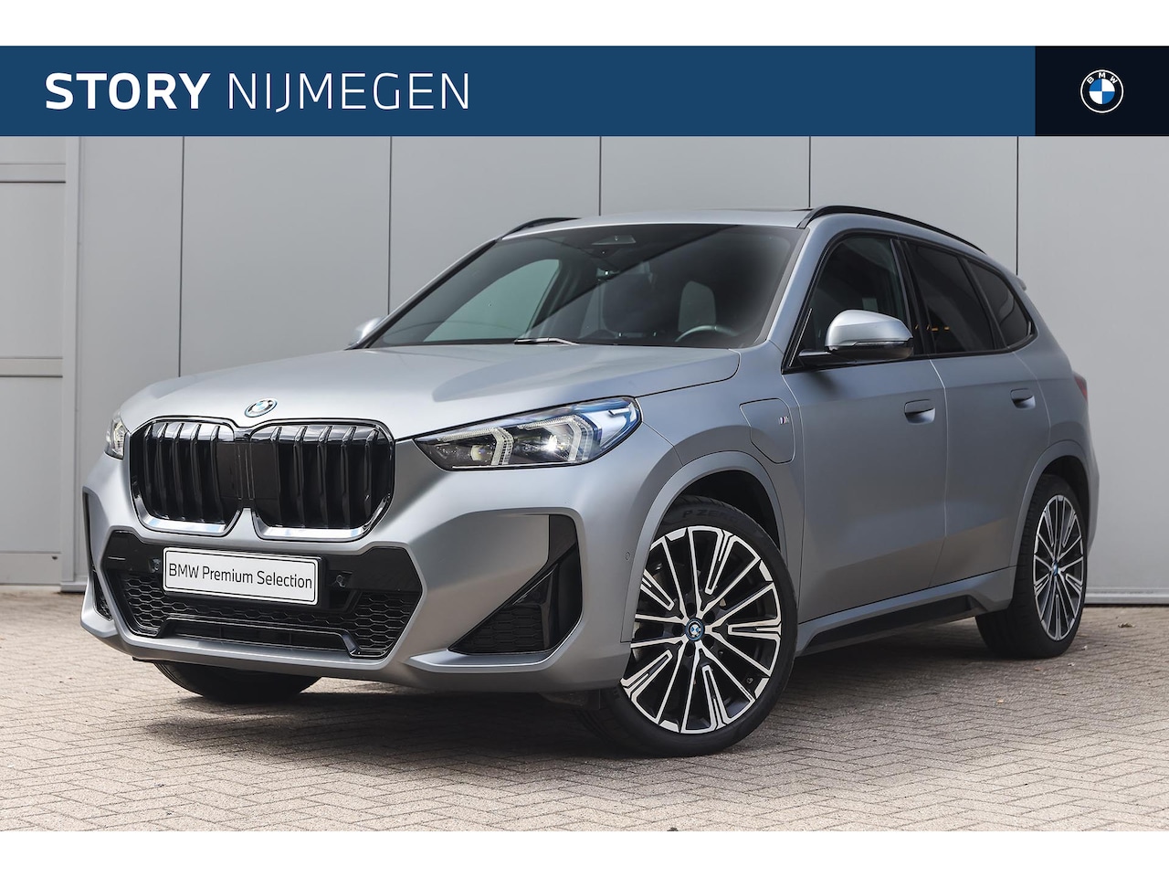 BMW X1 - xDrive25e M Sport Automaat / Panoramadak / Sportstoelen / Comfort Access / Achteruitrijcam - AutoWereld.nl