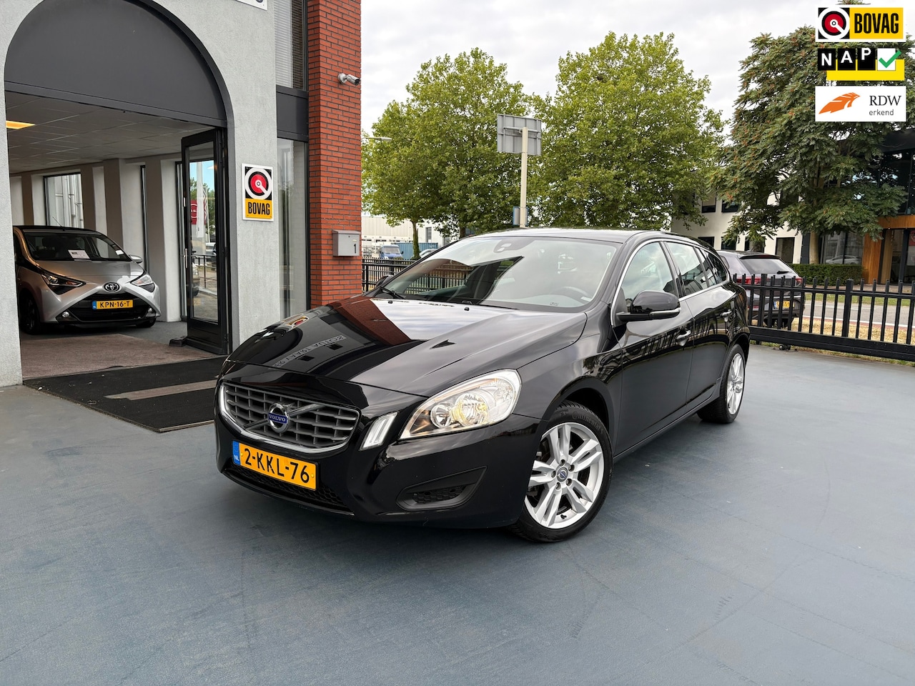 Volvo V60 - 1.6 T3 Momentum AIRCO NAVI LMV - AutoWereld.nl