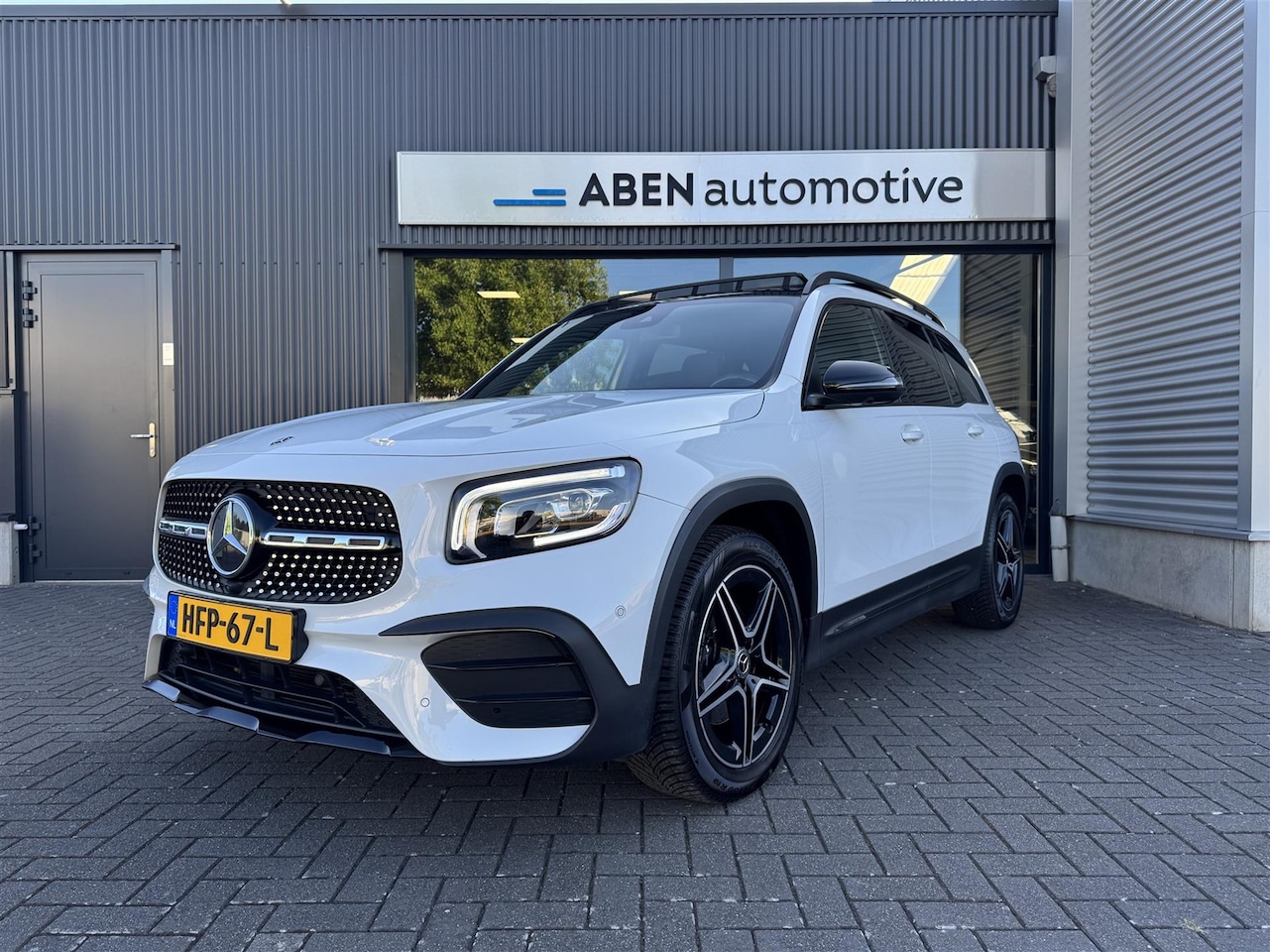 Mercedes-Benz GLB - 200 Business Solution AMG 200 Business Solution AMG (PANO|360|19"|ELEK. TREKHAAK|4-SEIZ) - AutoWereld.nl