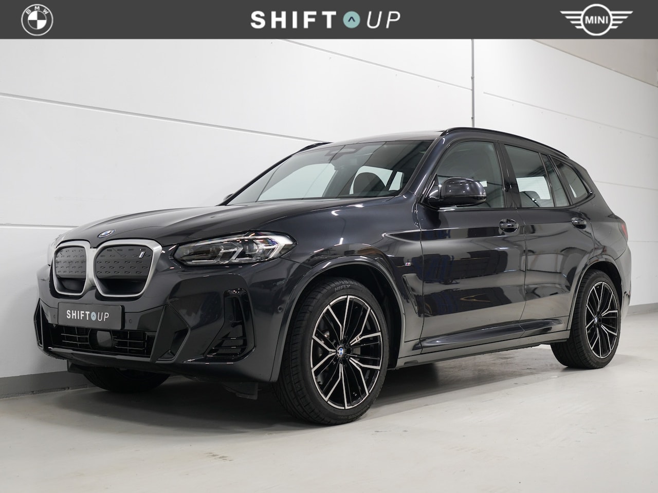 BMW iX3 - 80 kWh M-Sport | Panoramadak | CoPilot | Elektr. Trekhaak - AutoWereld.nl