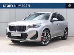 BMW X1 - xDrive25e M Sport Automaat / Trekhaak / Panoramadak / Sportstoelen / Comfort Access / Adap