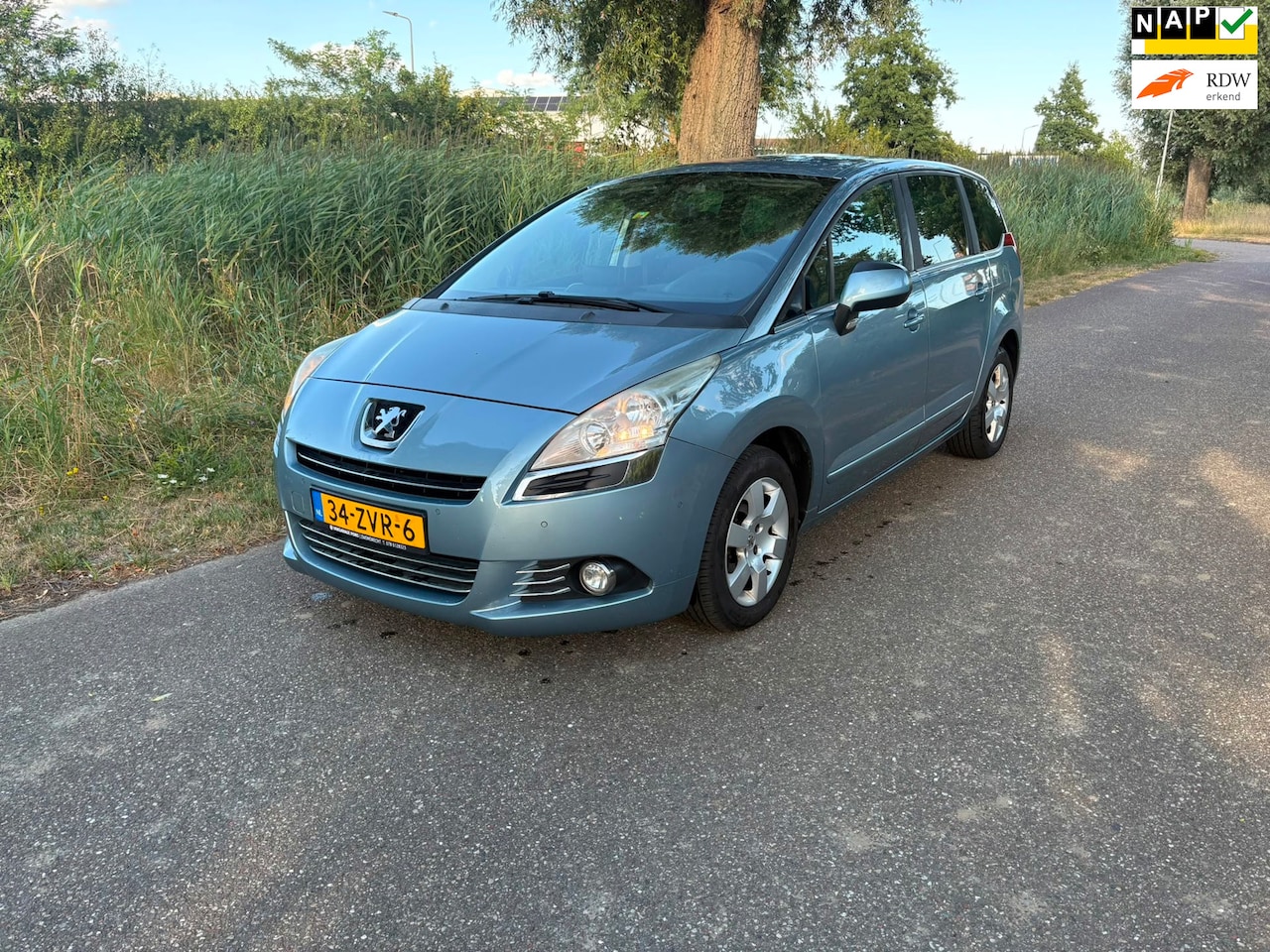 Peugeot 5008 - 1.6 VTi Blue Lease 5p. Airco Cruise Navi Trekhaak Pdc - AutoWereld.nl