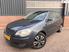 Volkswagen Polo - 1.2-12V Trendline Clima Stoelverwarming PDC