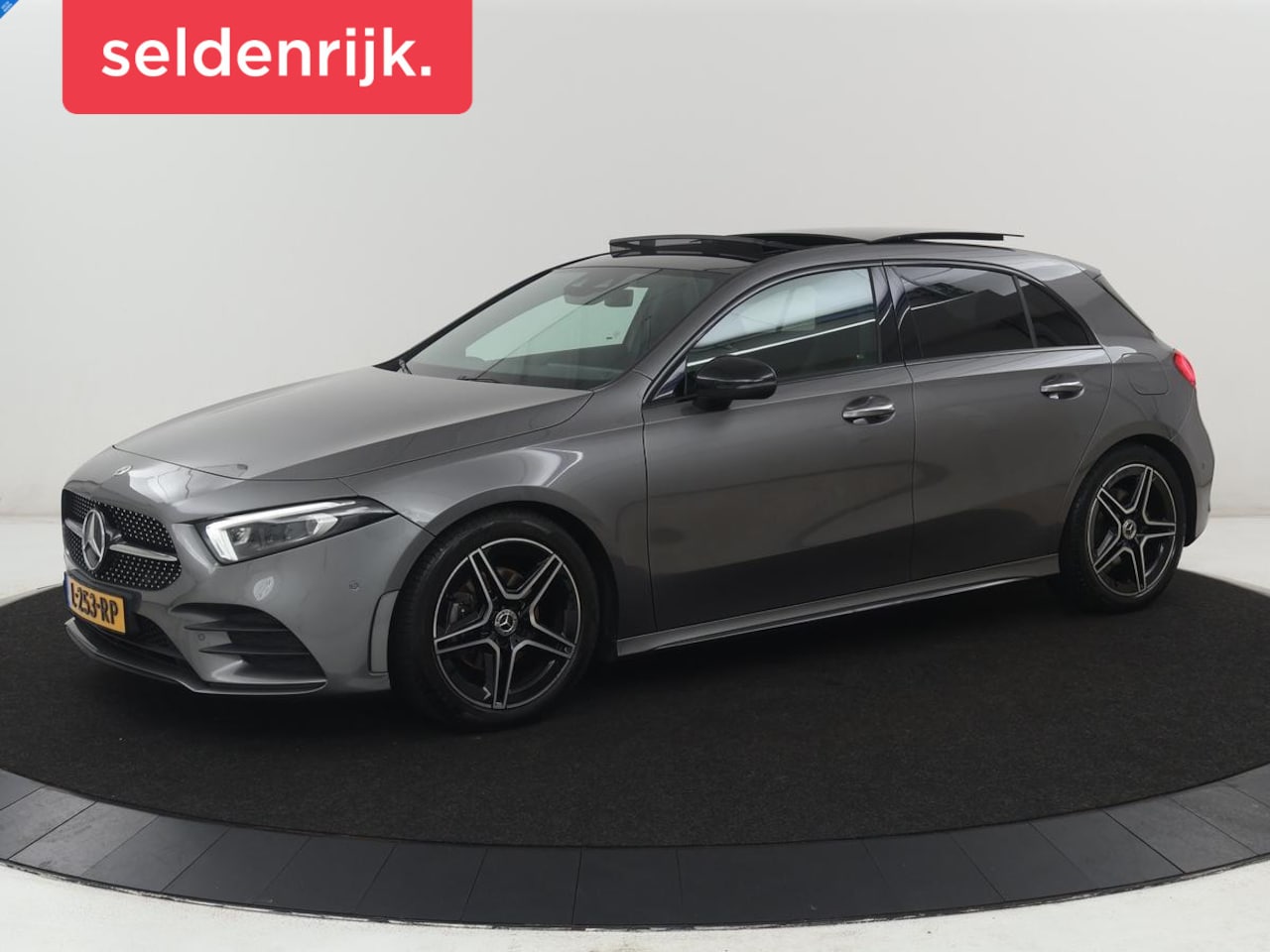 Mercedes-Benz A-klasse - 200 AMG Business Solution Aut. Pano | LED | Half Leder | Sfeerverlichting | Elec. Stoelen - AutoWereld.nl