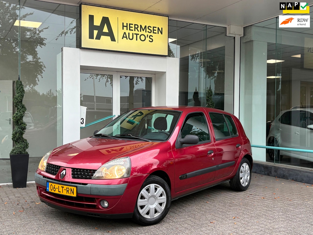 Renault Clio - 1.2 Expression|APK 04-2027|5drs|inruilkoopje - AutoWereld.nl
