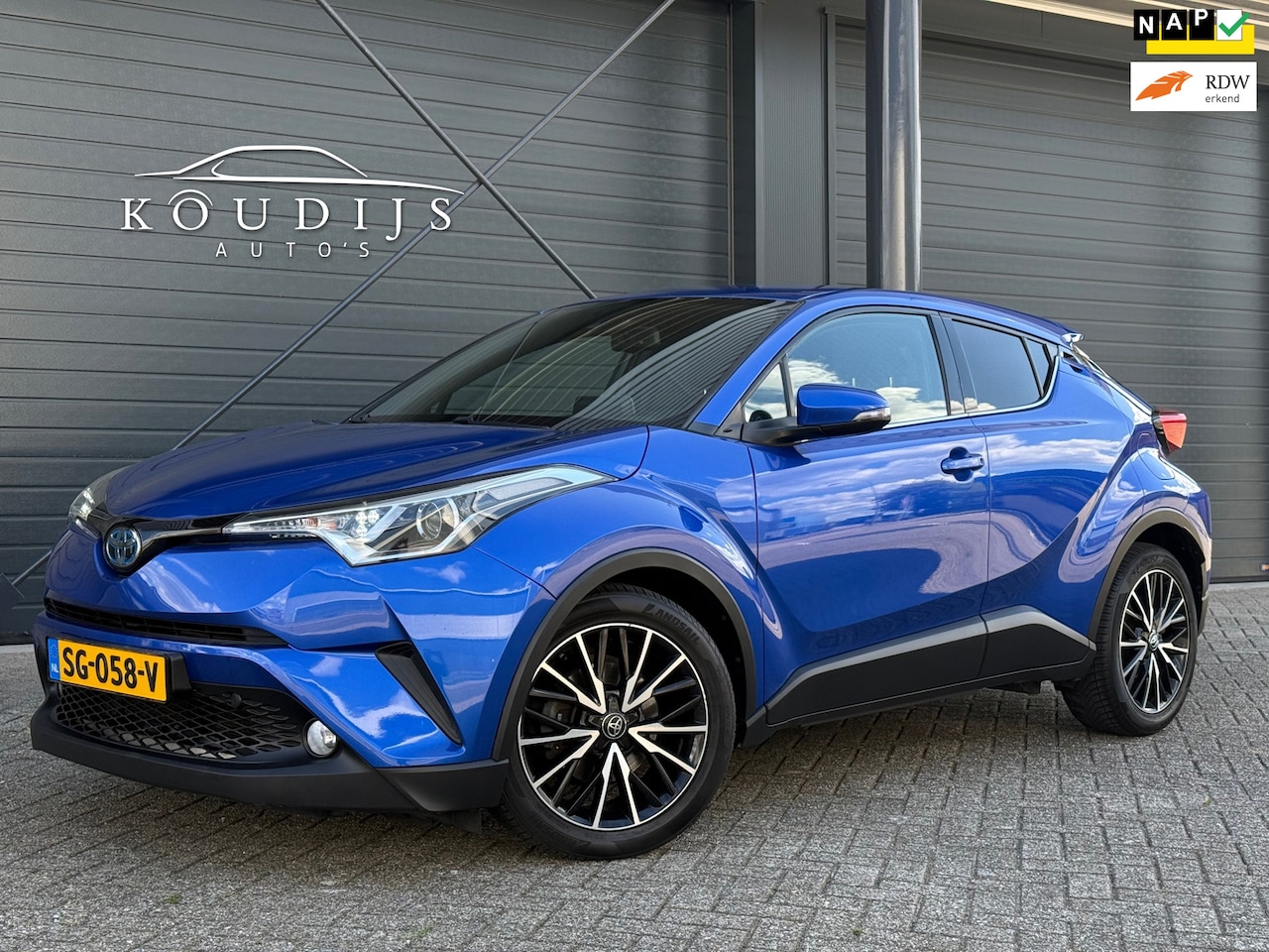 Toyota C-HR - 1.8 Hybrid Dynamic 1.8 Hybrid Dynamic, Camera, Keyless, Stoelverwarming - AutoWereld.nl