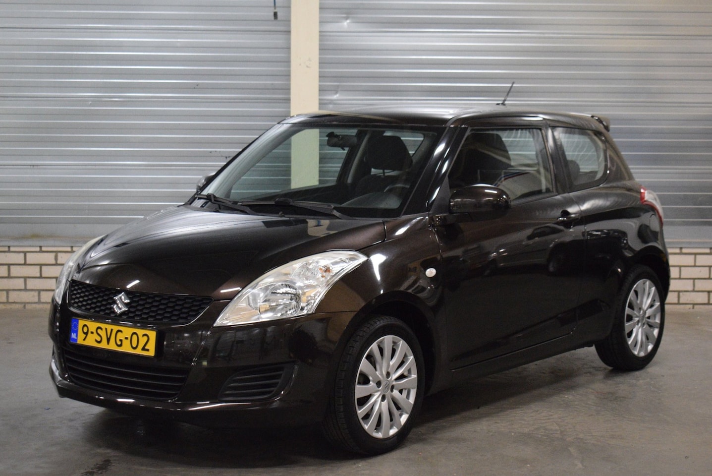 Suzuki Swift - 1.2 Bandit EASSS + Airco|Stoelverwarming|Cruise Control|Trekhaak| - AutoWereld.nl