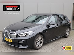 BMW 1-serie - 118i 140PK Automaat Executive Edition M-Sport Sportstoelen/Parkeerhulp/Navigatie/Cruise-co