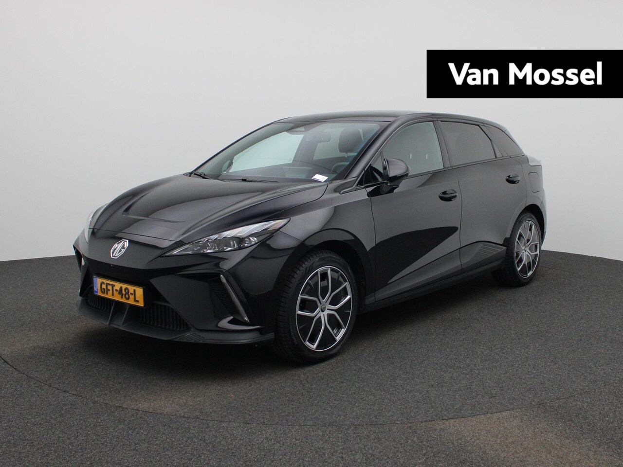 MG MG4 Electric - Luxury 64 kWh - AutoWereld.nl