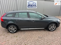 Volvo V60 Cross Country - 2.4 D5 AWD Summum