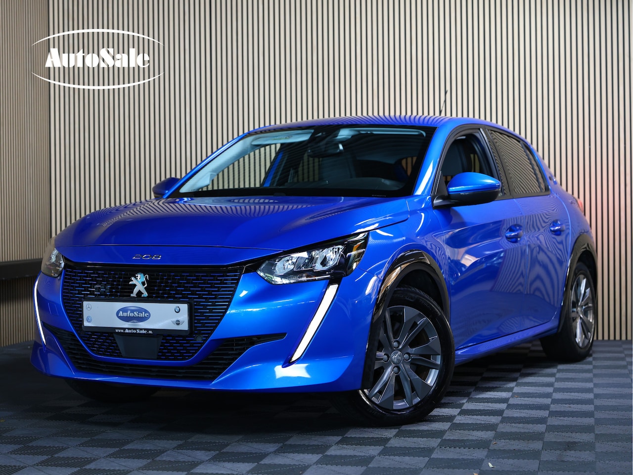 Peugeot e-208 - EV Blue Lease Allure 50 kWh AVM VIRTUAL KEYLESS CLIMA CAMERA CRUISE PARK ASS BT"21 - AutoWereld.nl