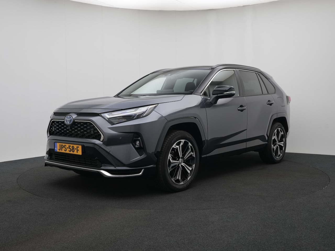 Toyota RAV4 - 2.5 Plug-in Hybrid AWD Bi-Tone Plus | Trekhaak | Bearlock | Alarm klasse 3 - AutoWereld.nl