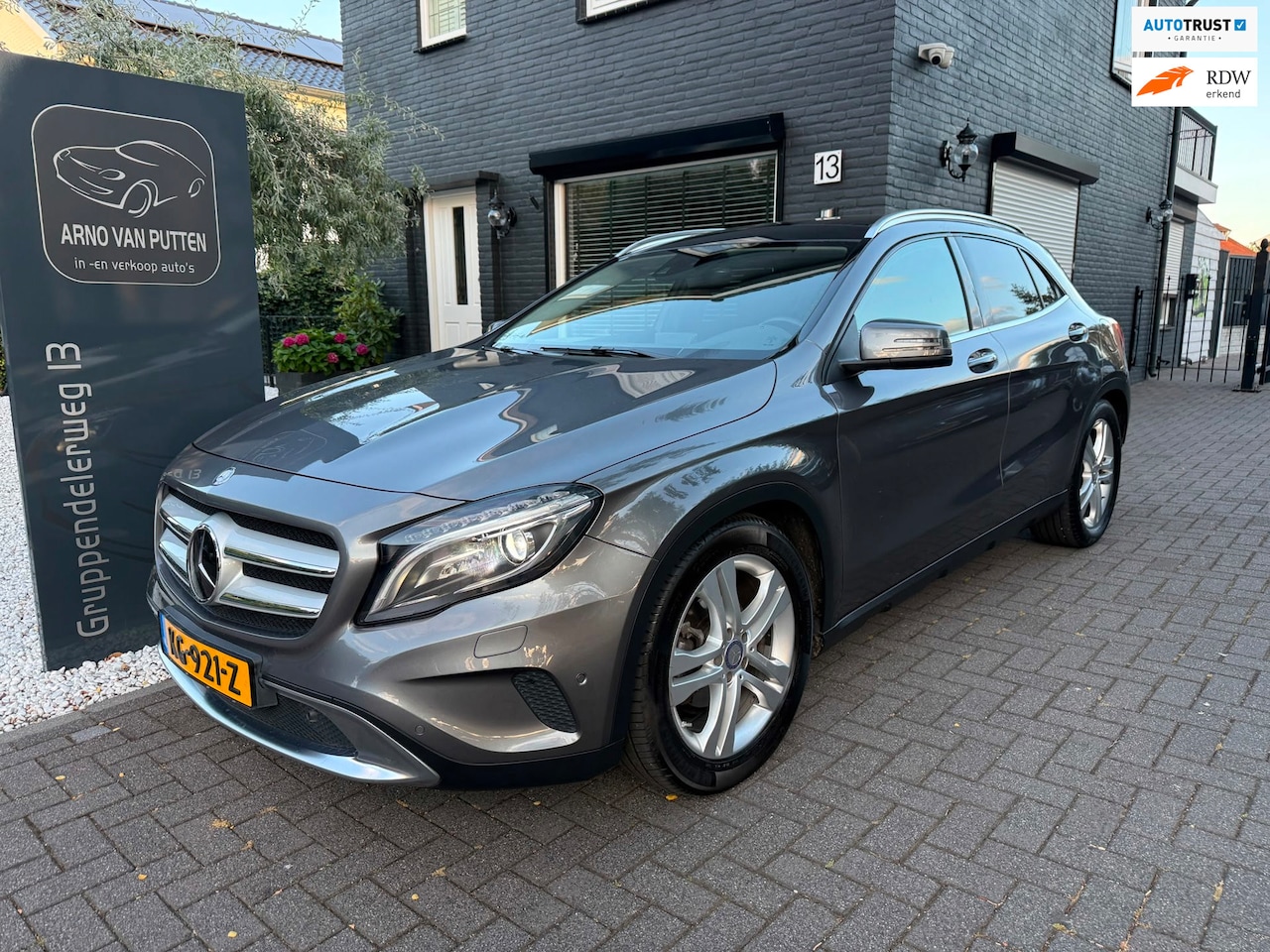 Mercedes-Benz GLA-Klasse - 220 CDI Prestige Pano/ memory /Leer /Camera /Led /Trekhaak /Euro 6 - AutoWereld.nl