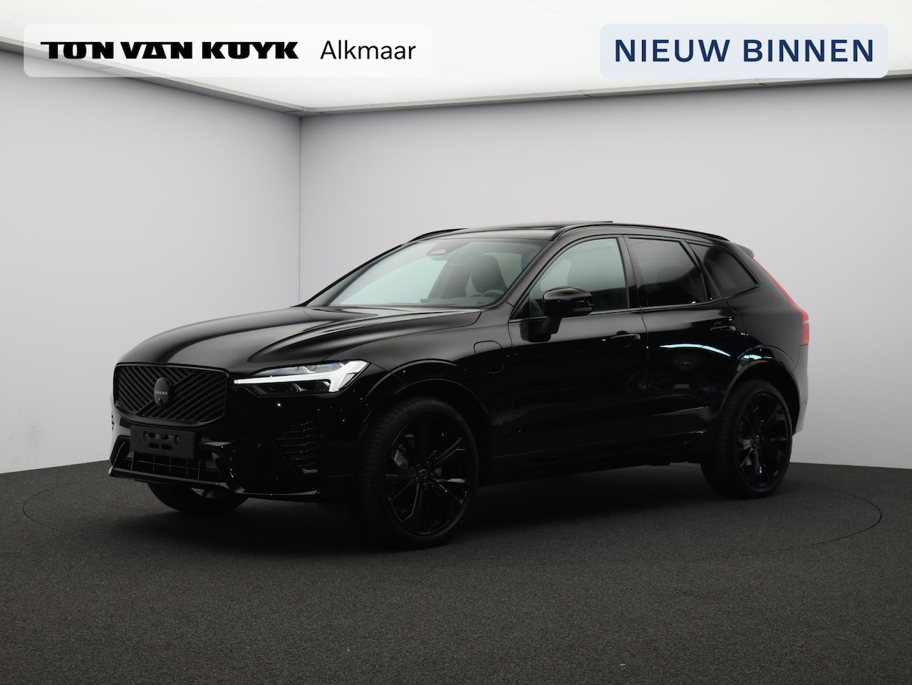 Volvo XC60 - 2.0 T8 Plug-in hybrid AWD Plus Black Edition / Panoramadak / Head-up Display / 360 Camera - AutoWereld.nl