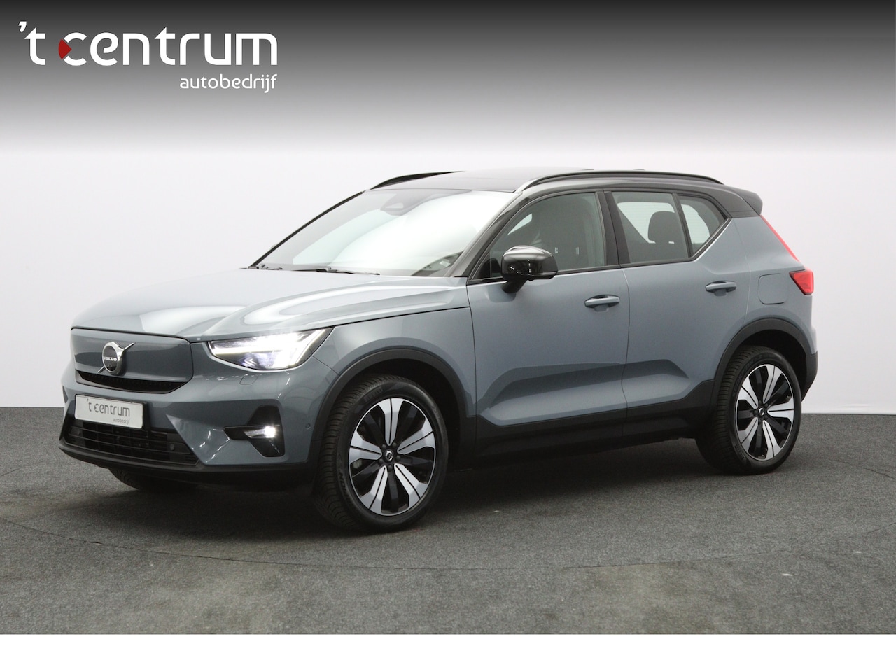 Volvo XC40 - Recharge Twin Ultimate 82 kWh 408 PK, Trekhaak, Panoramadak, Harman/kardon, 360 Camera, 4X - AutoWereld.nl