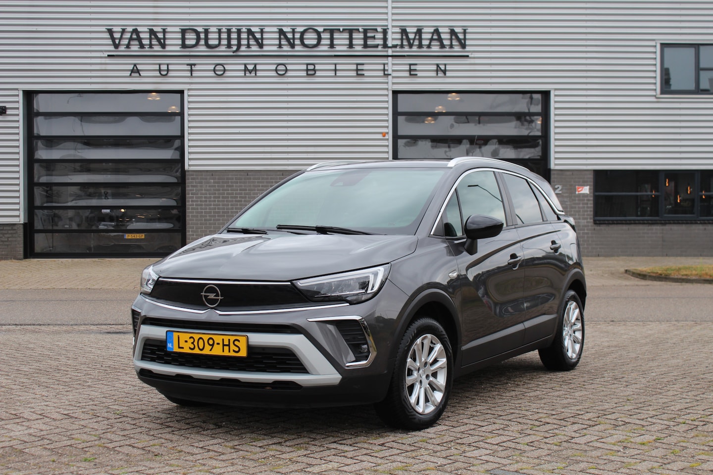 Opel Crossland - 1.2 Turbo Elegance / Leer / Carplay / Trekhaak / N.A.P. - AutoWereld.nl
