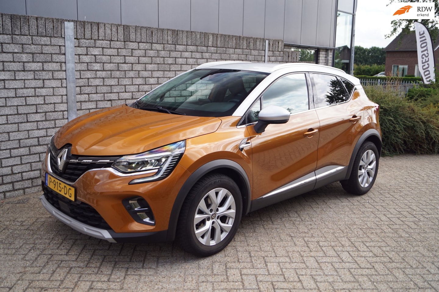 Renault Captur - 1.3 TCe 140 PK Initiale Paris Autom Leder Sportst Stoel/Stuurverw Navi Camera Clima Cruise - AutoWereld.nl