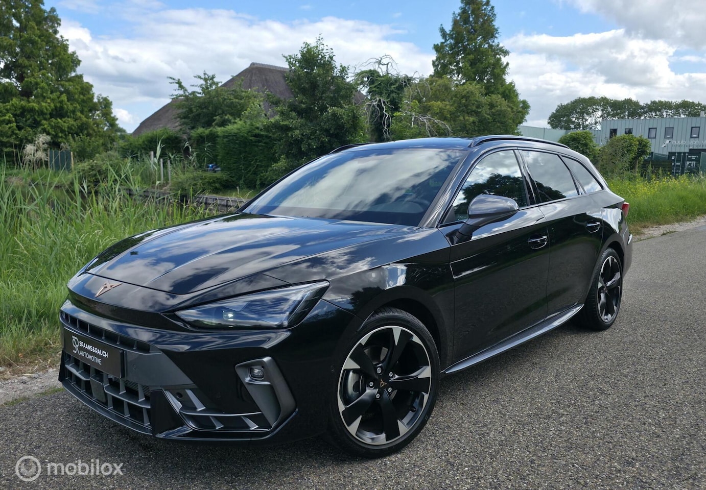 CUPRA Leon Sportstourer - 1.5 eTSI VZ / Pano / Kuipstoelen - AutoWereld.nl