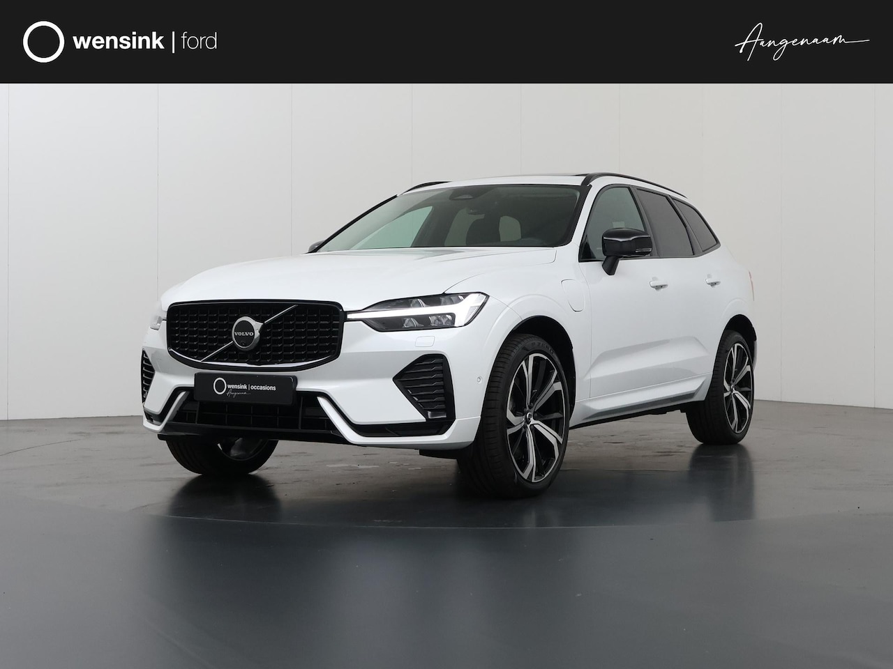 Volvo XC60 - 2.0 T8 Plug-in hybrid AWD Plus Dark | Panoramadak | HUD | Ele.verstelbare stoelen + Geheug - AutoWereld.nl