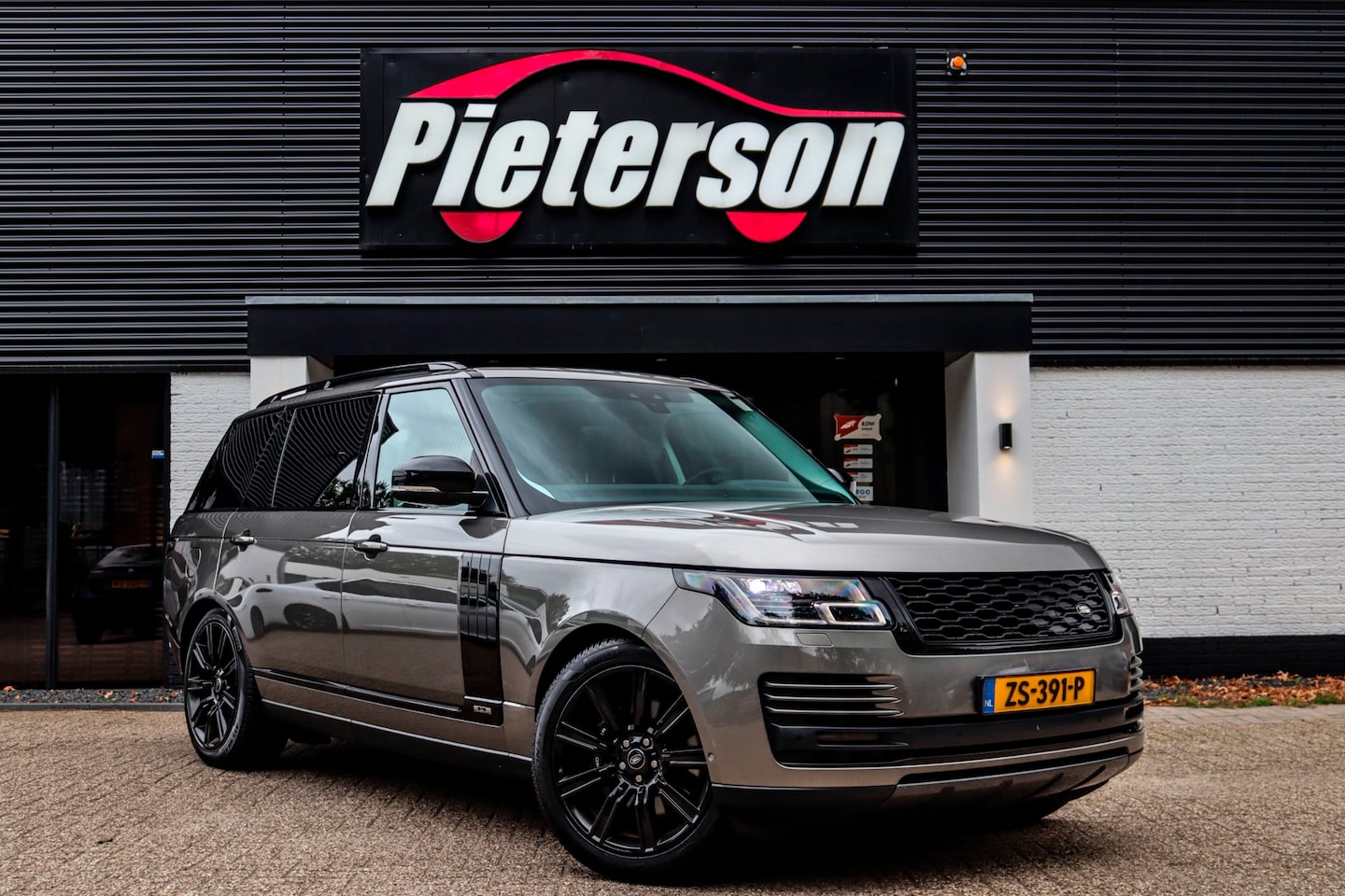Land Rover Range Rover - 2.0 P400e LWB !BTW! TREKHAAK 360 NAP - AutoWereld.nl