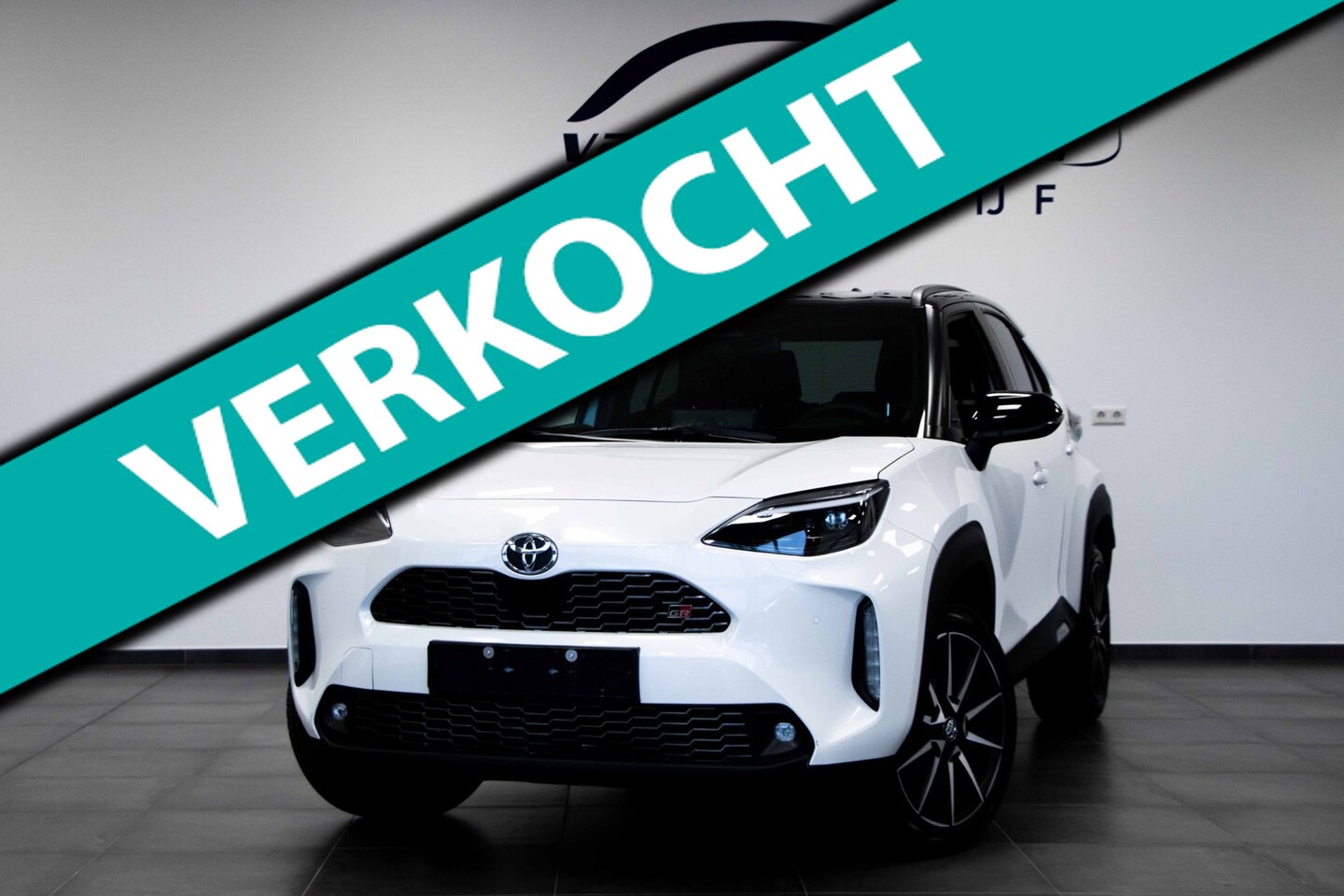 Toyota Yaris Cross - 1.5 Hybrid 130 GR SPORT| Bi-Tone Parelmoer| Adaptive Cruise| Stuurverwarming| Head Up Disp - AutoWereld.nl