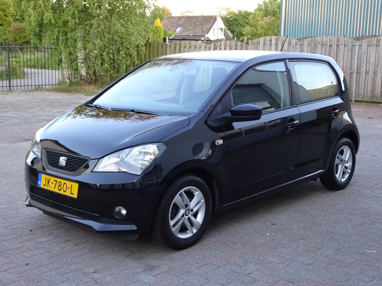 SEAT Mii - 1.0 Style Connect Airco, licht metalen velgen, elektrische ramen, centrale vergrendeling e - AutoWereld.nl
