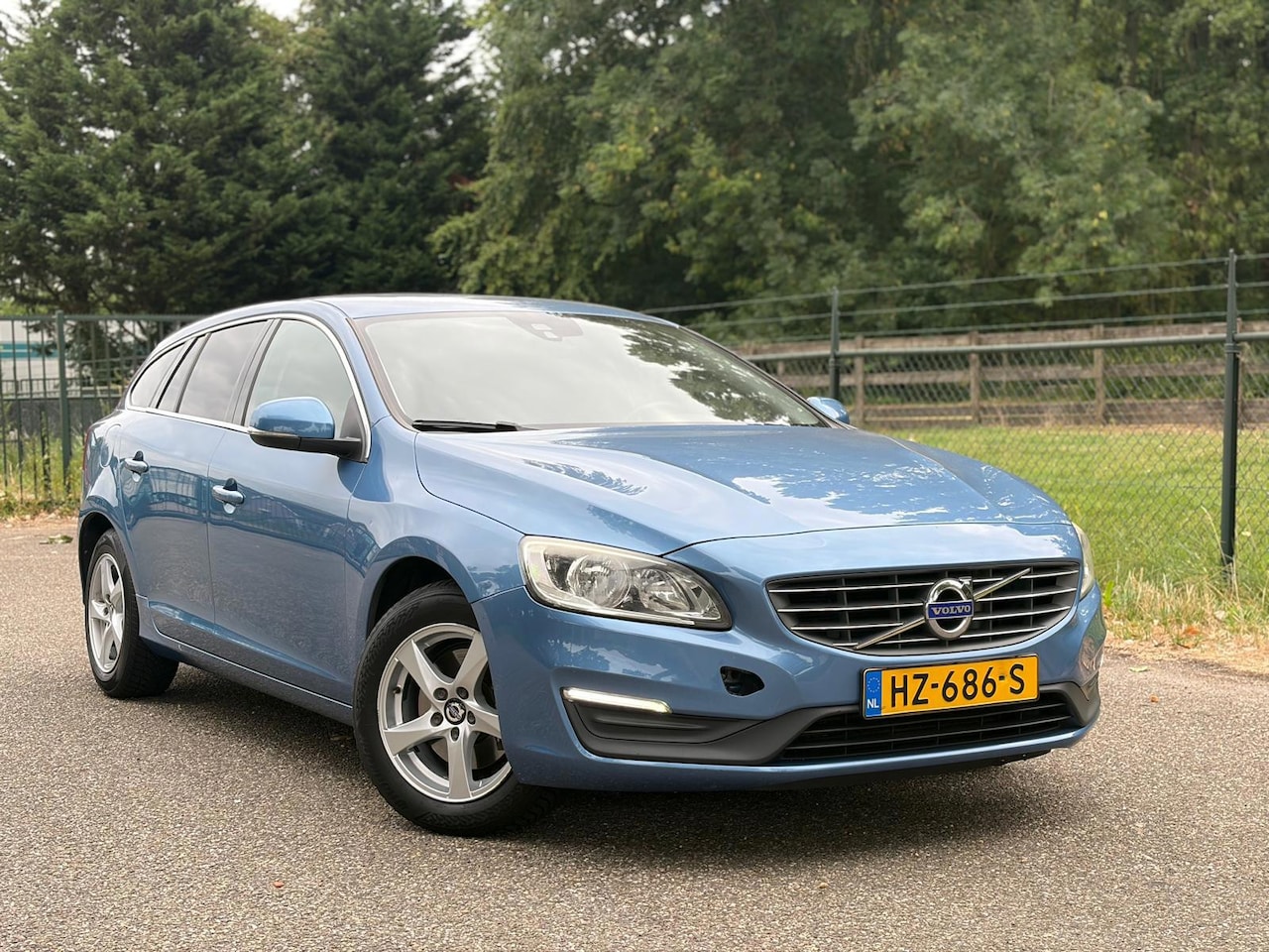 Volvo V60 - 2.0 D2 Nordic/navi/cruise/trekhaak - AutoWereld.nl