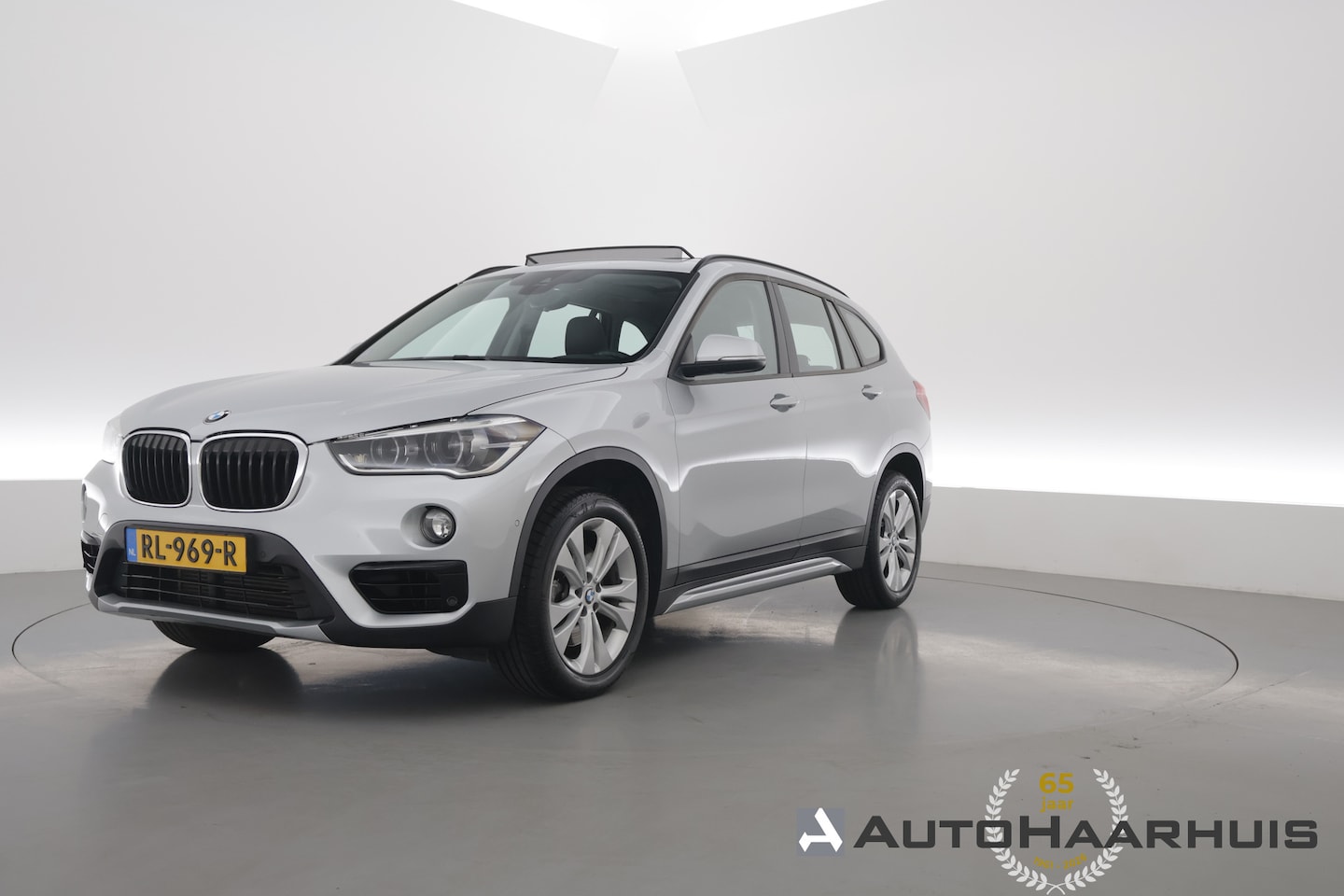 BMW X1 - sDrive20i High Executive | Rijklaar!! | Pano | Cruise Contr. | Camera | Apple CarPlay | St - AutoWereld.nl